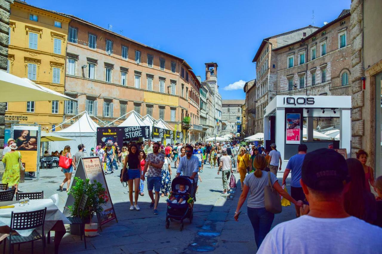 In Centro Da Piero - Appartamento In Via Della Viola Perugia Eksteriør billede